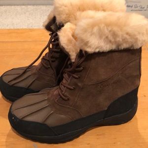Ladies Bearpaw boots size 11